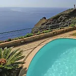 Vila In Madeira With Atlantic Ocean Views