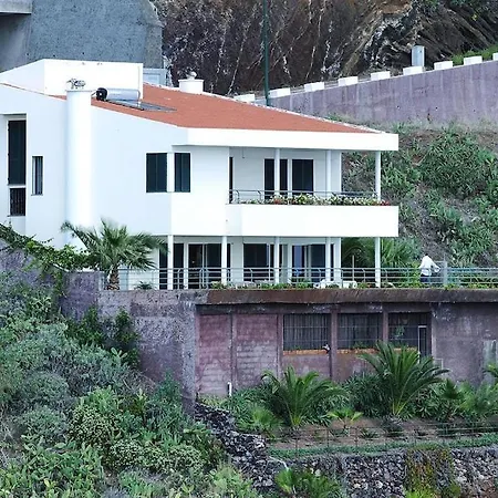 Very Confortable In Canico, Madeira