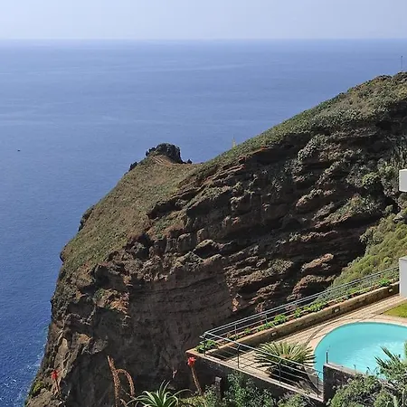 Very Confortable In Canico, Madeira ヴィラ カニコ