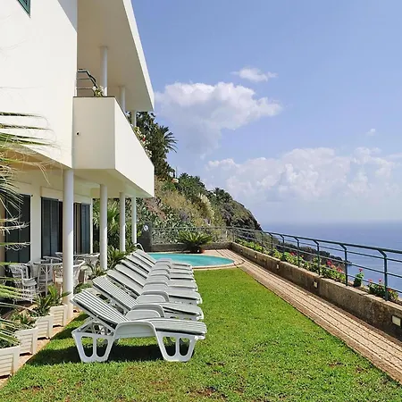 In Madeira With Atlantic Ocean Views Villa