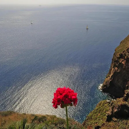 In Madeira With Atlantic Ocean Views * Canico (Madeira)