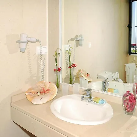 In Madeira With Atlantic Ocean Views