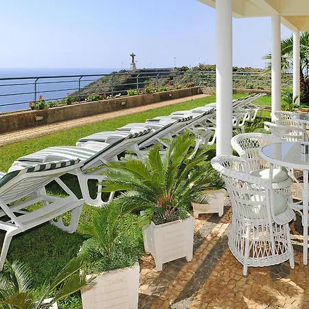 Villa In Madeira With Atlantic Ocean Views
