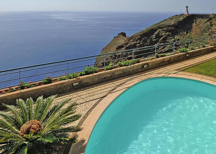 Villa In Madeira With Atlantic Ocean Views